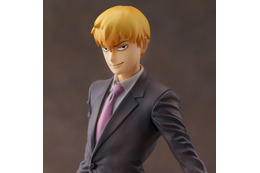 「モブサイコ100 II」霊幻新隆のフィギュア登場 お家で“呪術クラッシュ”！ 画像