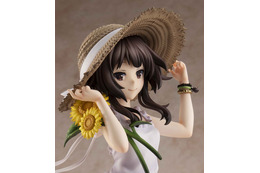 「このすば」爆裂娘・めぐみんが黒マントを脱ぎ捨てて…ひまわり×ワンピース姿でフィギュア化 画像