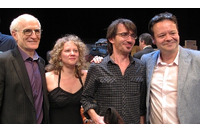 NFB_Tom-Julie-Franck-et-Marcel（NFB blogより）新ディレクターに任命されたマルセル・ジャン氏（右）、長編部門の審査員を務めた、カナダ国立映画制作庁の元長官トム・パールミュッター氏 左）。