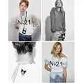 左上から ロゴスウェット(税込 ¥60,500)、チャーム(税込 各¥11,000)、ロゴTシャツ(税込 ¥38,500)