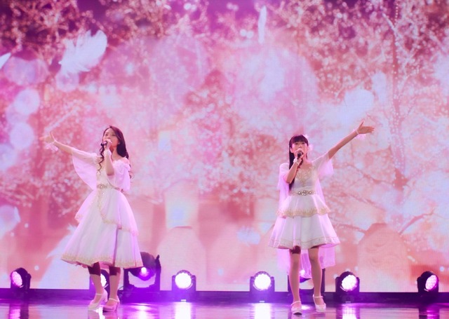 「ClariS 10th Anniversary Precious LIVE～ Gift ～」の様子（Photo by 平野タカシ）
