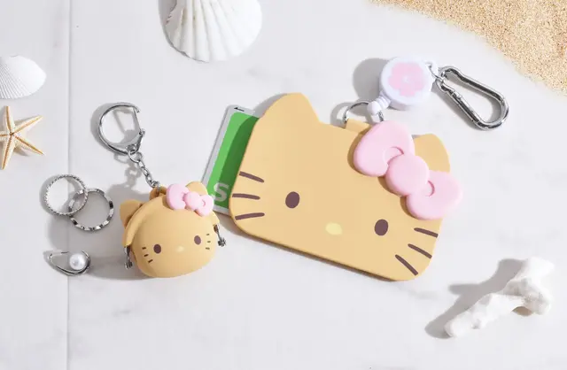 mimi POCHI-Bit HELLO KITTY（ミミポチビットハローキティ）・HELLO KITTY PASS CASE（ハローキティパスケース）